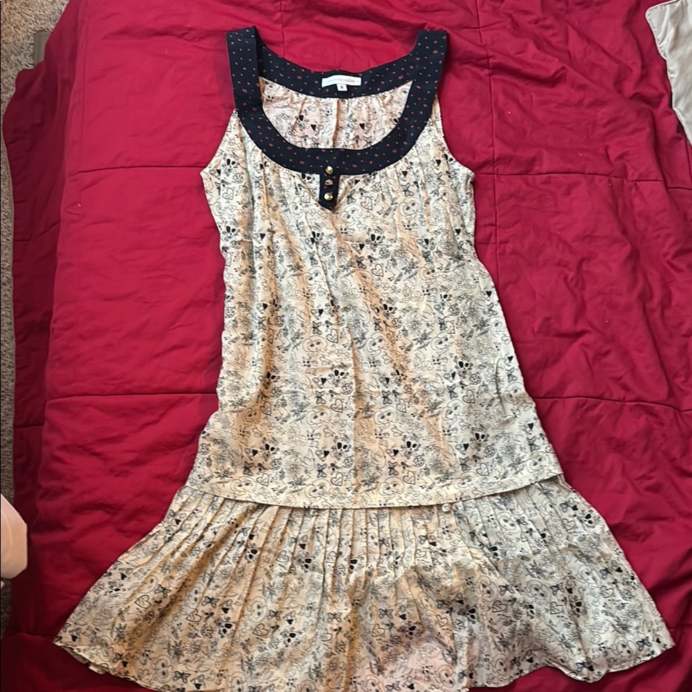Patterned, Sleeveless Dress with Black Trim